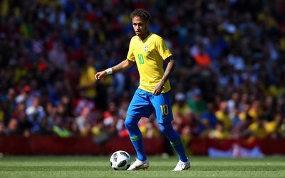 小鸟体育精华-乌克兰队客场艰难取一分